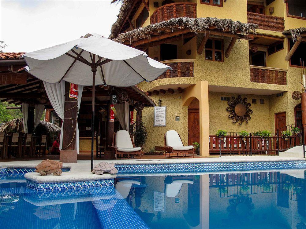 Hotel Villas Las Azucenas 지와타네호 외부 사진